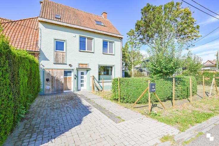 Gerenoveerde energiezuinige halfopen bebouwing