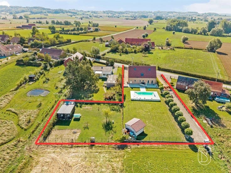 Stunning 6-bedroom villa with a pool in Saint-Sauveur, PEB B