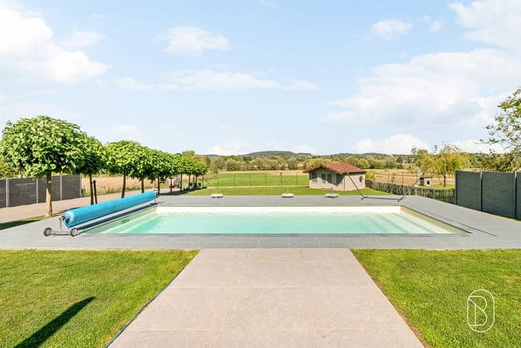 Stunning 6-bedroom villa with a pool in Saint-Sauveur, PEB B