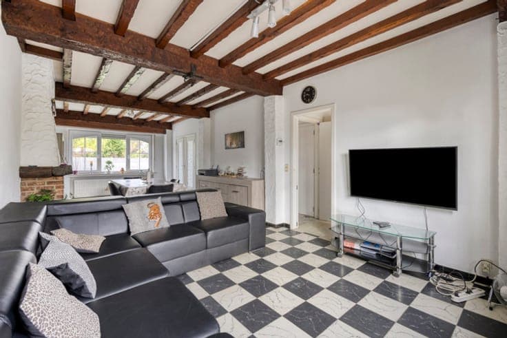 Charming 3-facade house in a quiet location