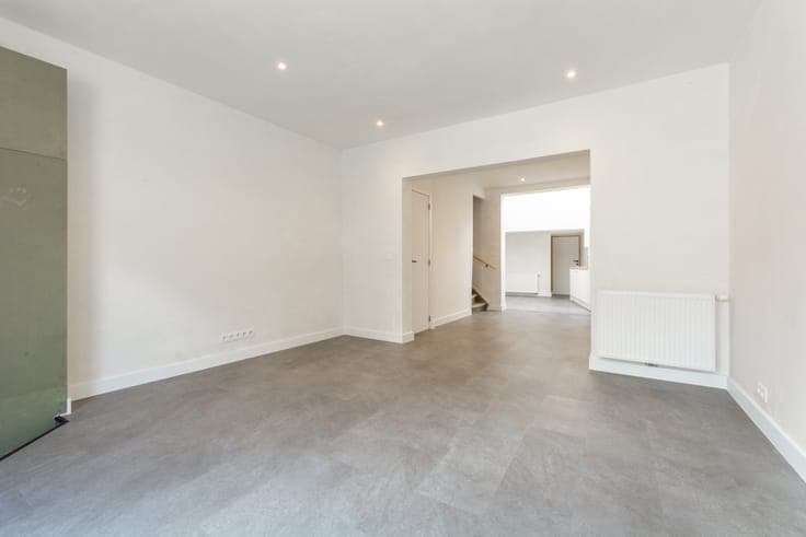 Renovated town house with 3 bedrooms