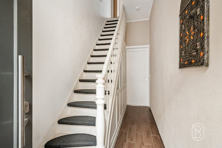 Spacious 4-bedroom townhouse with a garden in Rons