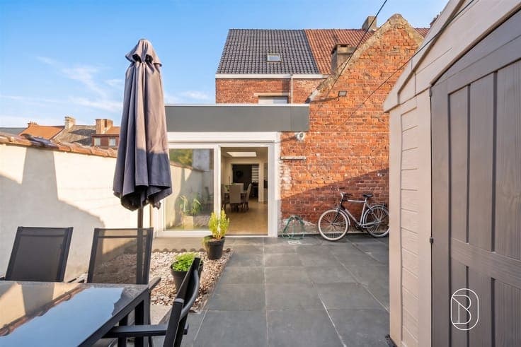 Spacious 4-bedroom townhouse with a garden in Rons