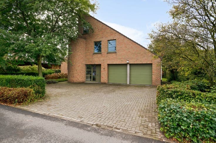 Vrijstaande architectenwoning met 5 slpk., atelier en dub...