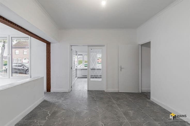 Renovated house (248 m²) with garage and warehouse in Bornem