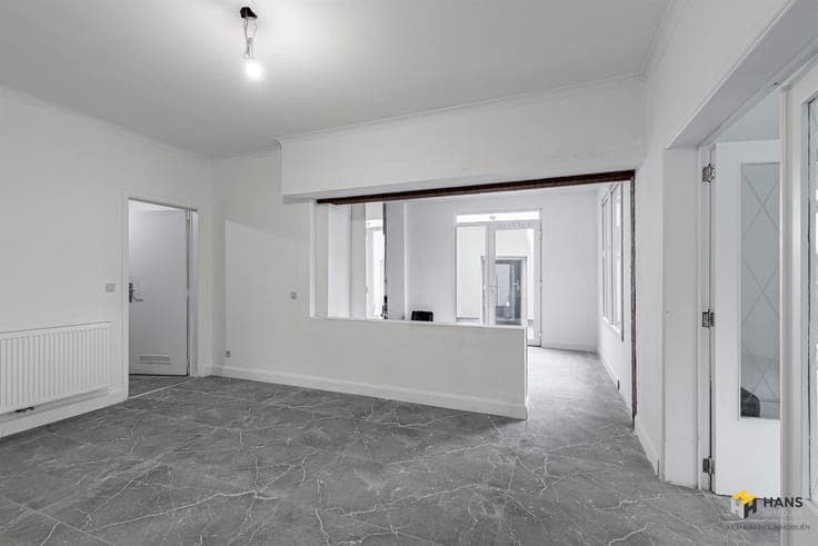Renovated house (248 m²) with garage and warehouse in Bornem