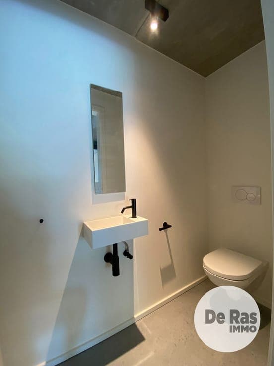 VLIERZELE - Nieuwbouwwoning in moderne betonarchitectuur
