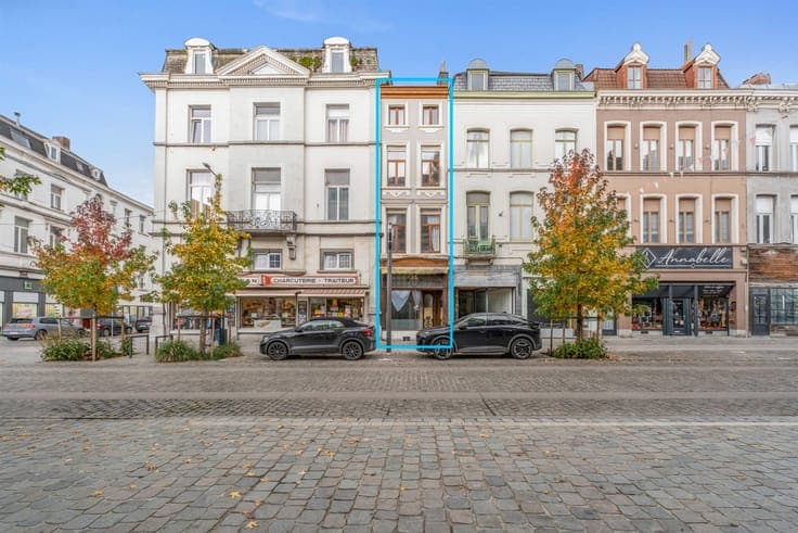 Mixed-use building ideally located
