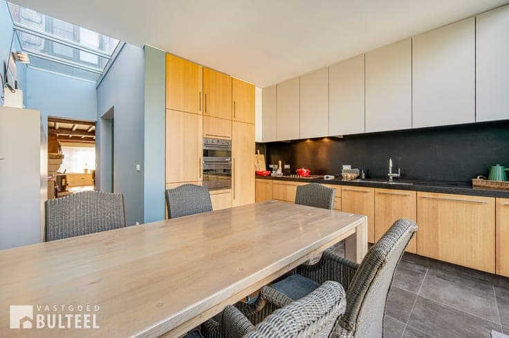 Instapklare woning met 2 slaapkamers en stadsterras.