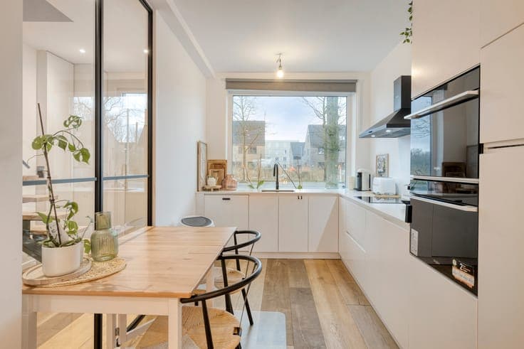 Ready to move in semi-detached house for sale in Bruges with