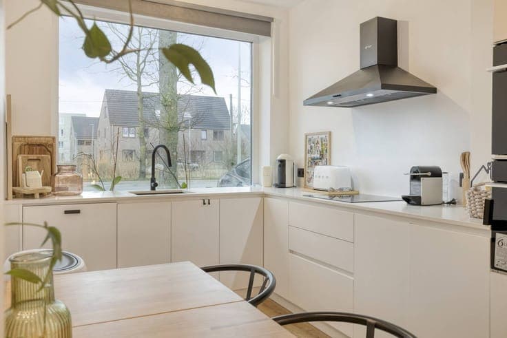 Ready to move in semi-detached house for sale in Bruges with