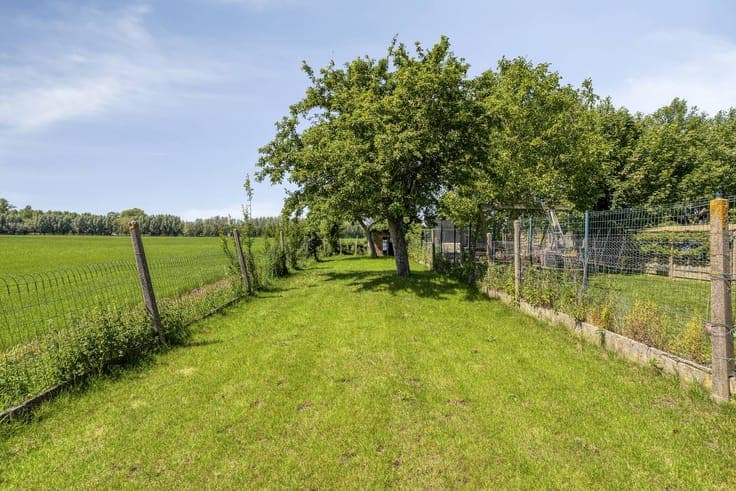 Ready to move in semi-detached house for sale in Bruges with