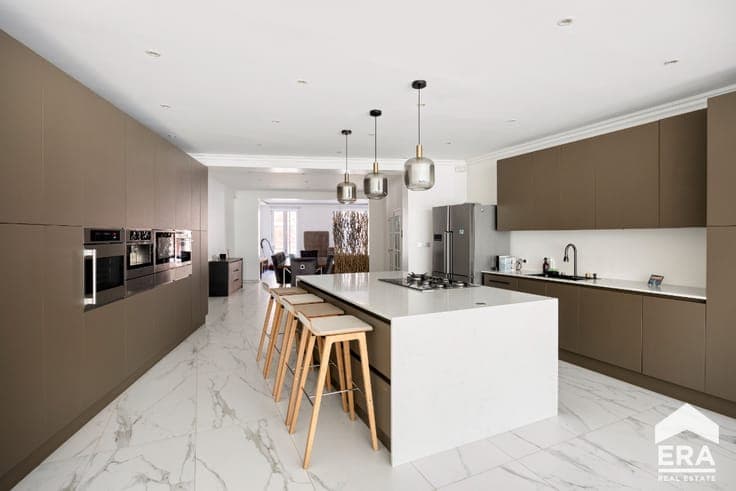 Renovated family home in centre Ternat