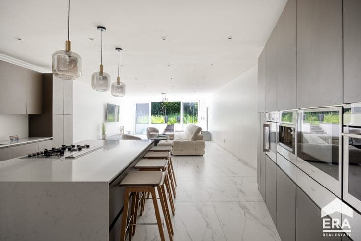 Renovated family home in centre Ternat