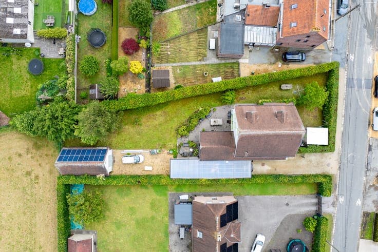 Hele ruime woning op uitstekende ligging in Merelbeke te ...