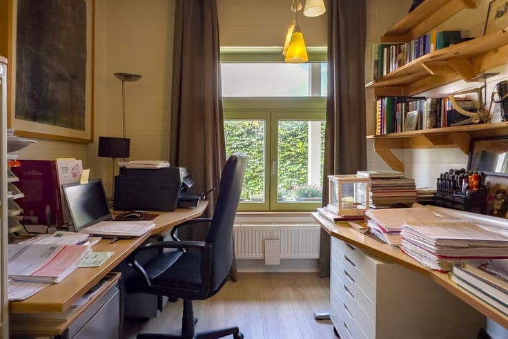 Hele ruime woning op uitstekende ligging in Merelbeke te ...