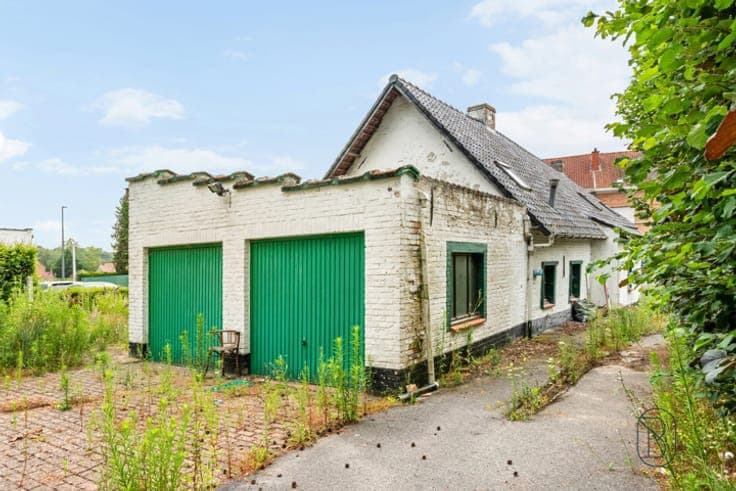 Charming farmhouse located on the border of Ronse.