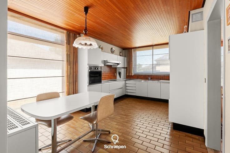 Ruime gezinswoning (237 m²) met 3 slpks op een zuidwestel...