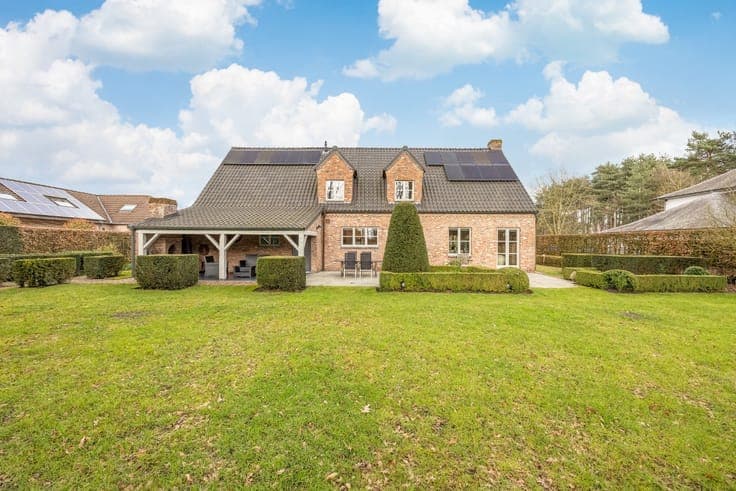 Spacious 4-5 bedroom home in Rijkevorsel