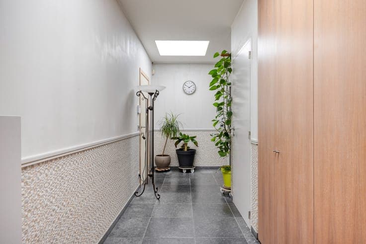 Moderne veelzijdige woning met potentieel te Oostkamp