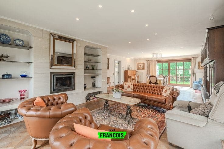 Characterful villa with EPC (C), 5 bedrooms, garage and gar…