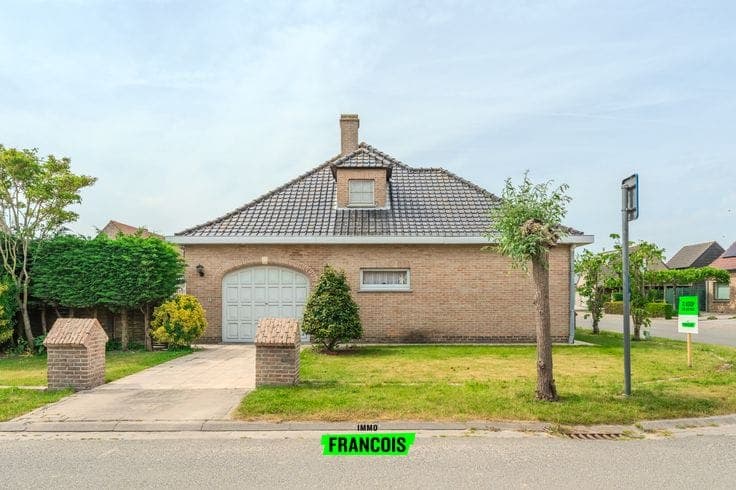 Characterful villa with EPC (C), 5 bedrooms, garage and gar…
