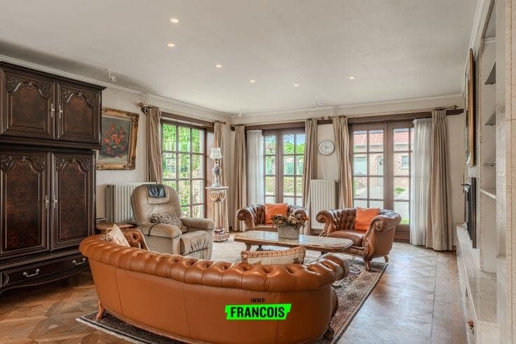 Characterful villa with EPC (C), 5 bedrooms, garage and gar…