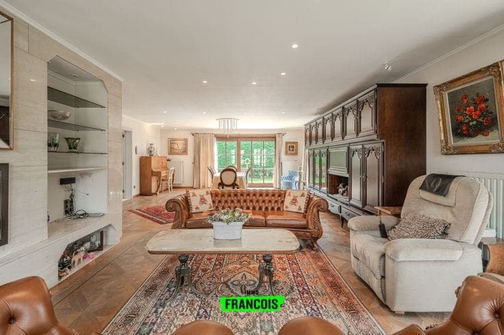 Characterful villa with EPC (C), 5 bedrooms, garage and gar…