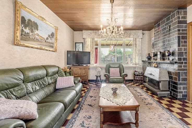 Charming home with a large garden in Outrijve
