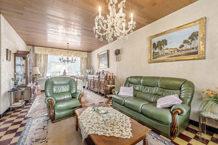 Charming home with a large garden in Outrijve