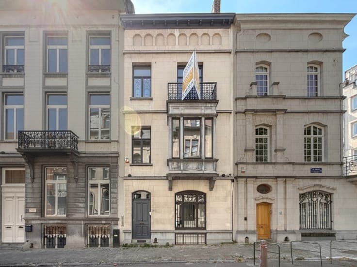 De Crayer: a splendid, renovated 5-bedroom mansion