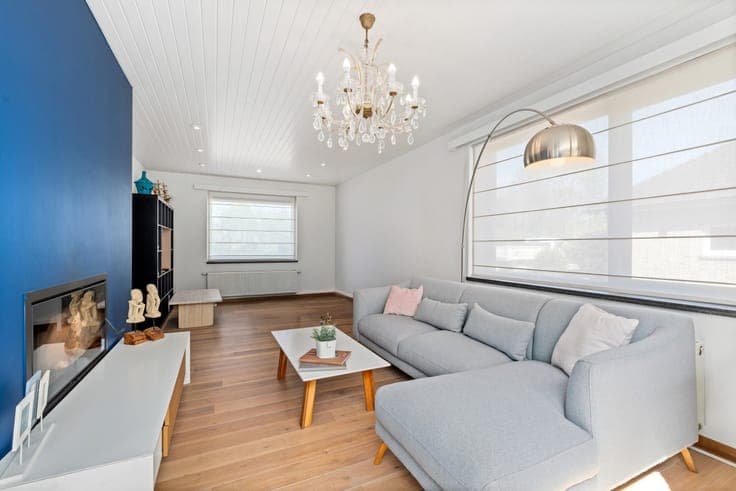Spacious detached house with large garden