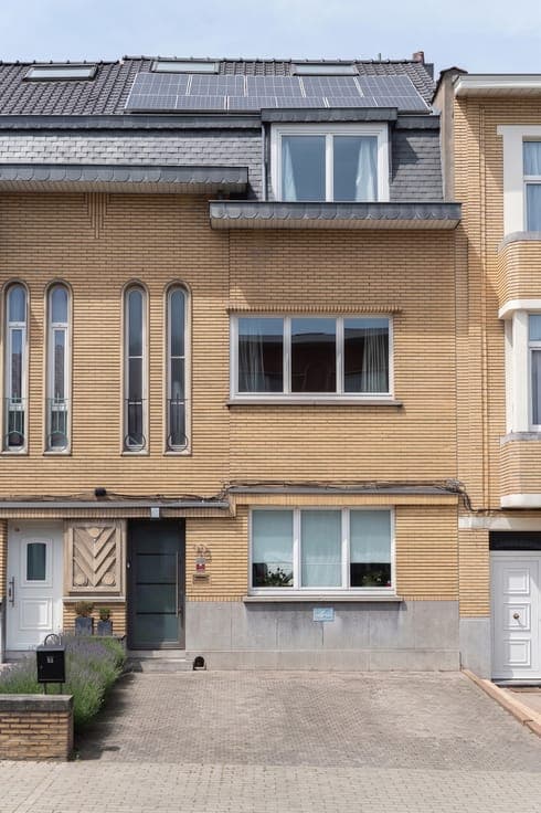 4-Bedroom Family Home with Garden