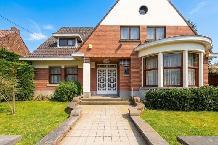 Authentic Master Villa