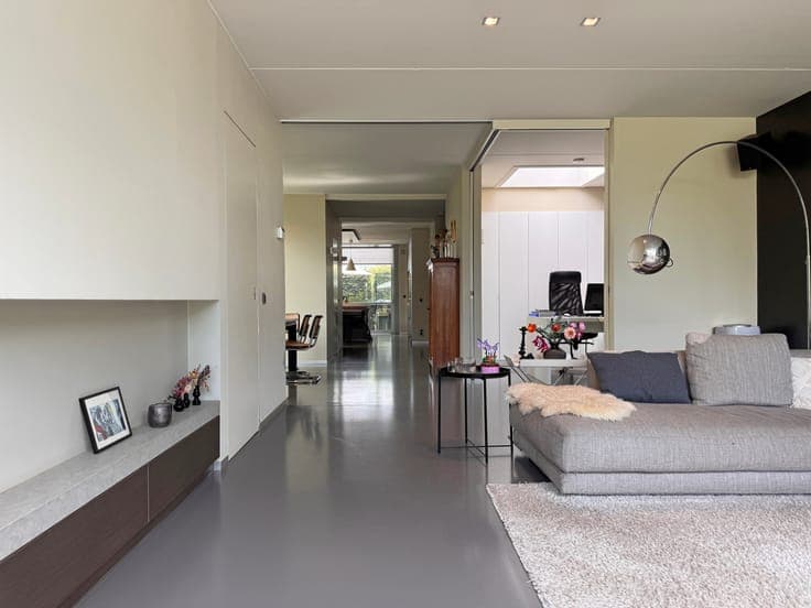 Ruime woning met prachtige tuin op uitstekende ligging te...