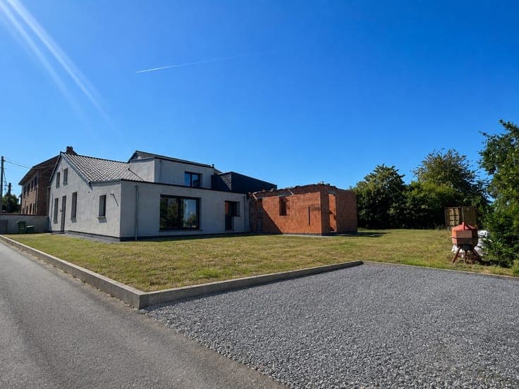 FOR SALE! 4-bedroom house with extension project