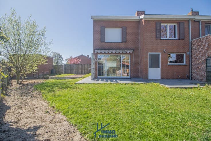 Charmante halfopen woning met 4 slaapkamers in rustige wi...