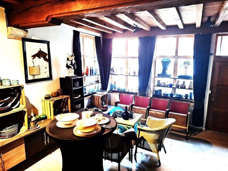 Spacious character property in the Patershol