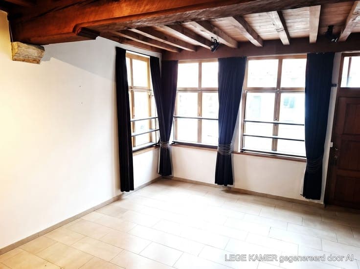 Spacious character property in the Patershol