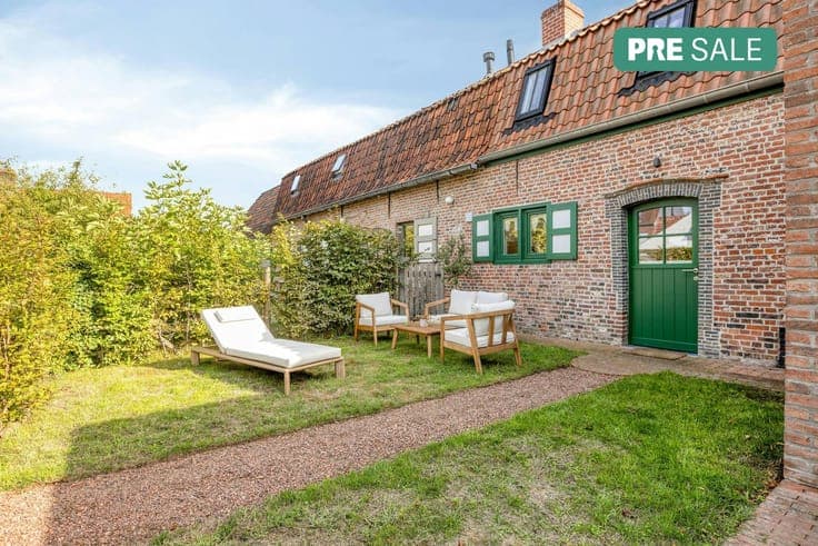 A renovated masterpiece in the heart of Hansbeke