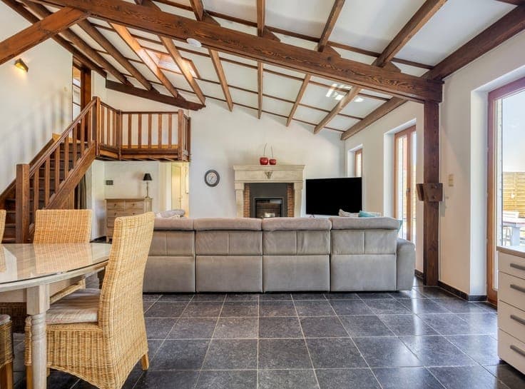 Prachtige woning met ruime loods