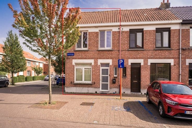 House with garden + 2 garages (+ €40,000)