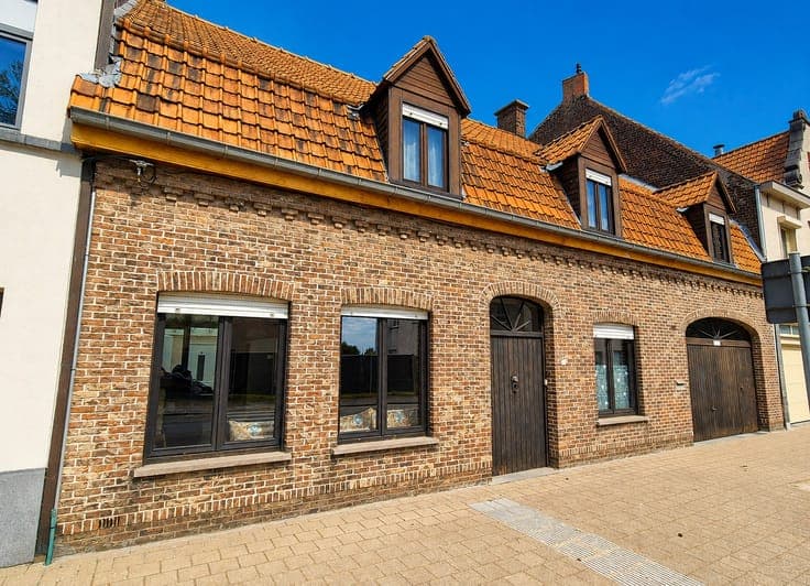 Zeer ruime gezinswoning met inpandige garage, grote zonni...