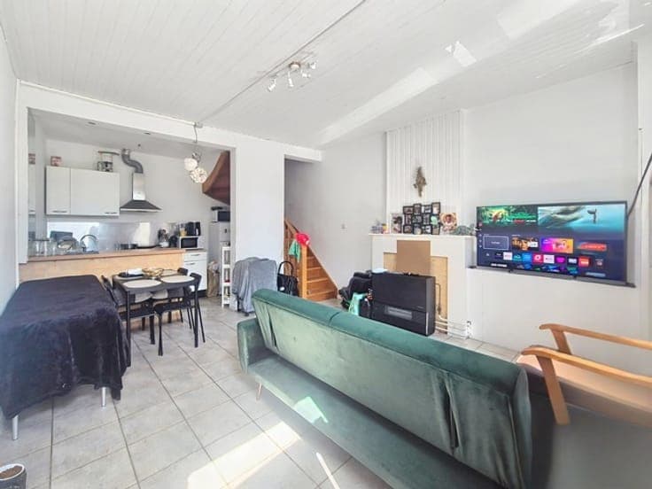 Maison mitoyenne en bon état 2 chambres proche de Namur