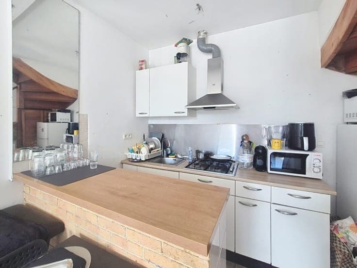 Maison mitoyenne en bon état 2 chambres proche de Namur