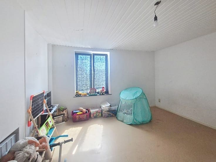 Maison mitoyenne en bon état 2 chambres proche de Namur