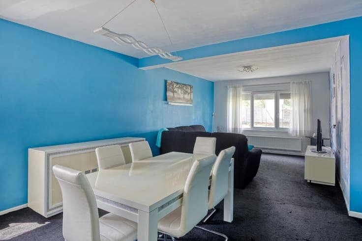 Renovated detached home near Grootlo