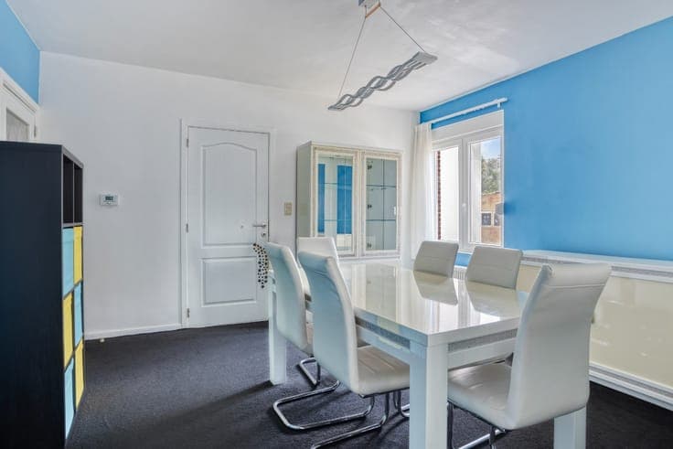 Renovated detached home near Grootlo