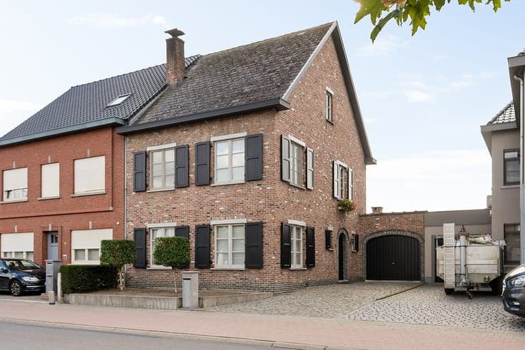 Charmante woning met 3 slpkrs, tuin en zwembad nabij cent...