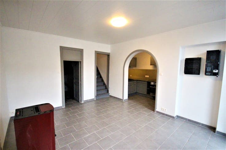 Set of two rental homes with outbuildings (workshop, barn, g